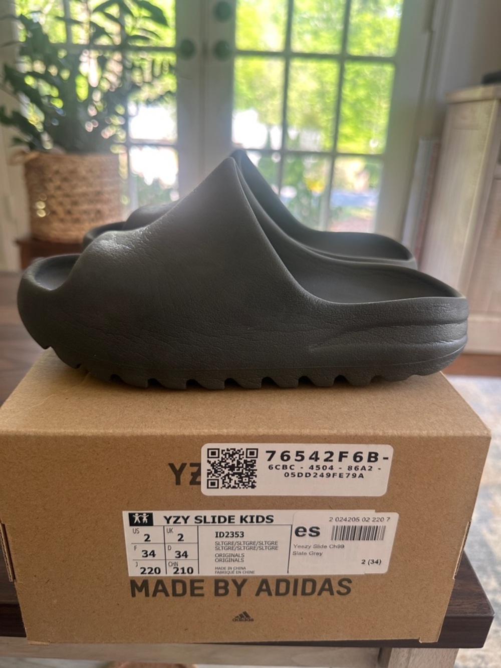 adidas Kids YZY Slide in Slate Grey
